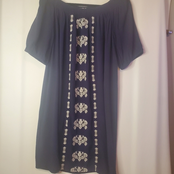 LOFT Dresses & Skirts - Loft, Size L, Navy off the shoulder,  Raton S/Sl dress, white front embroidery